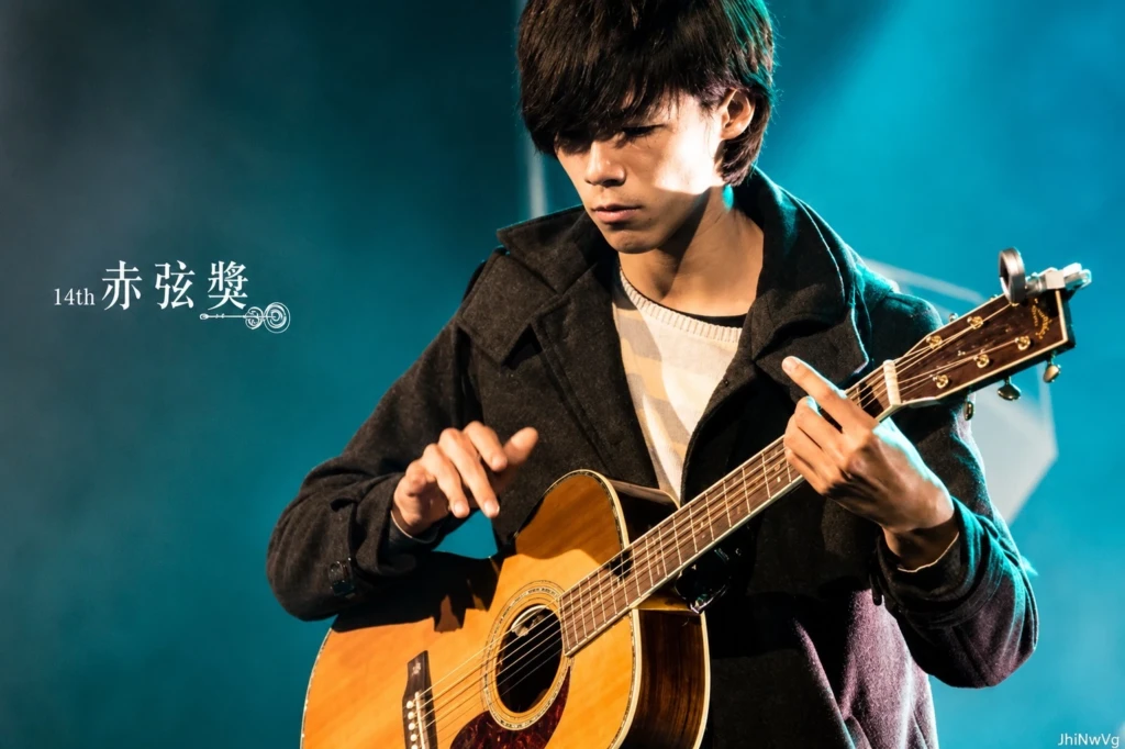 羅弘宇