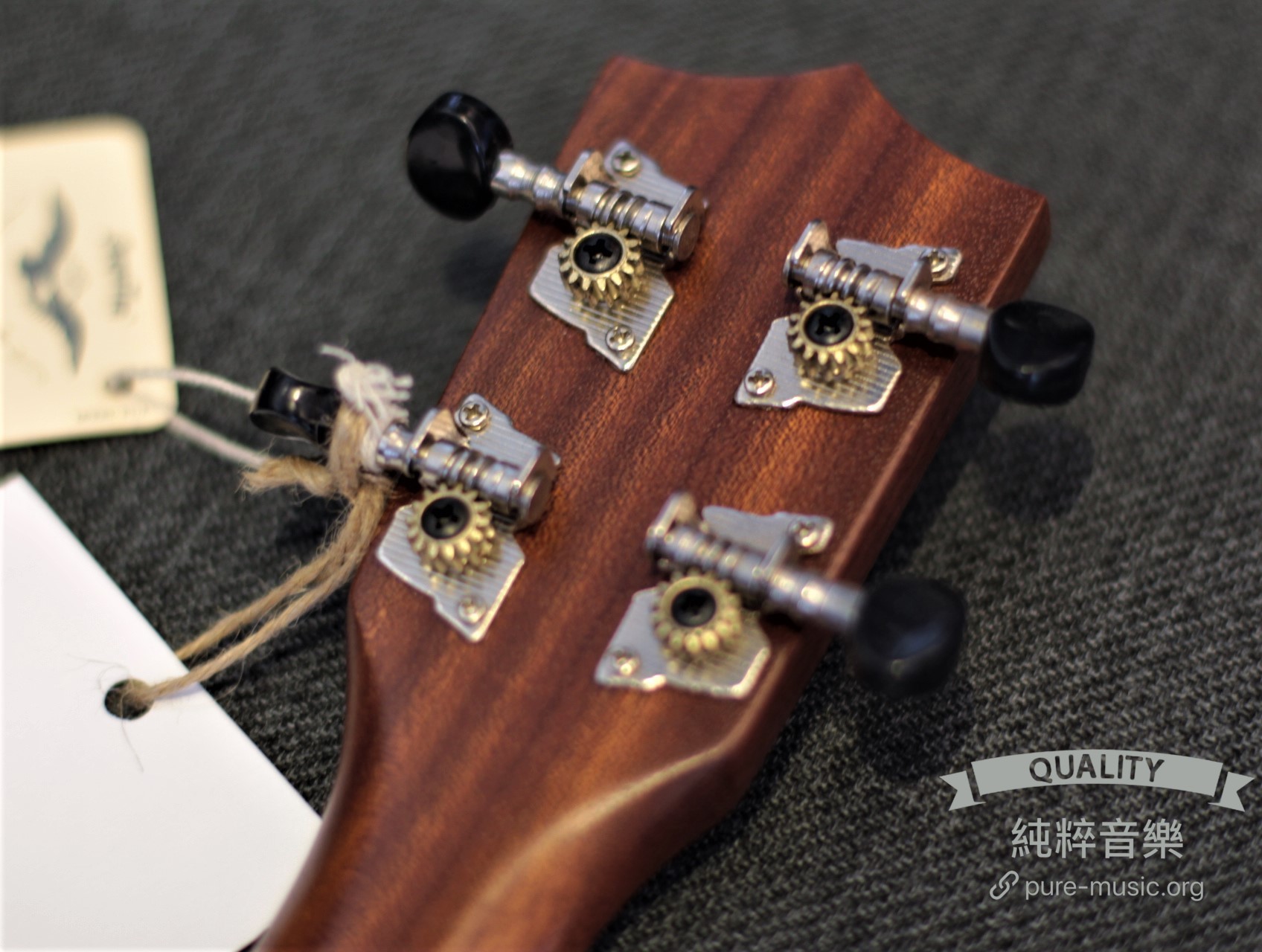 Rainie SCG-01-EQ 21吋烏克麗麗(可插電) 桃花心木 全單板 金魚雕刻:圖片 6